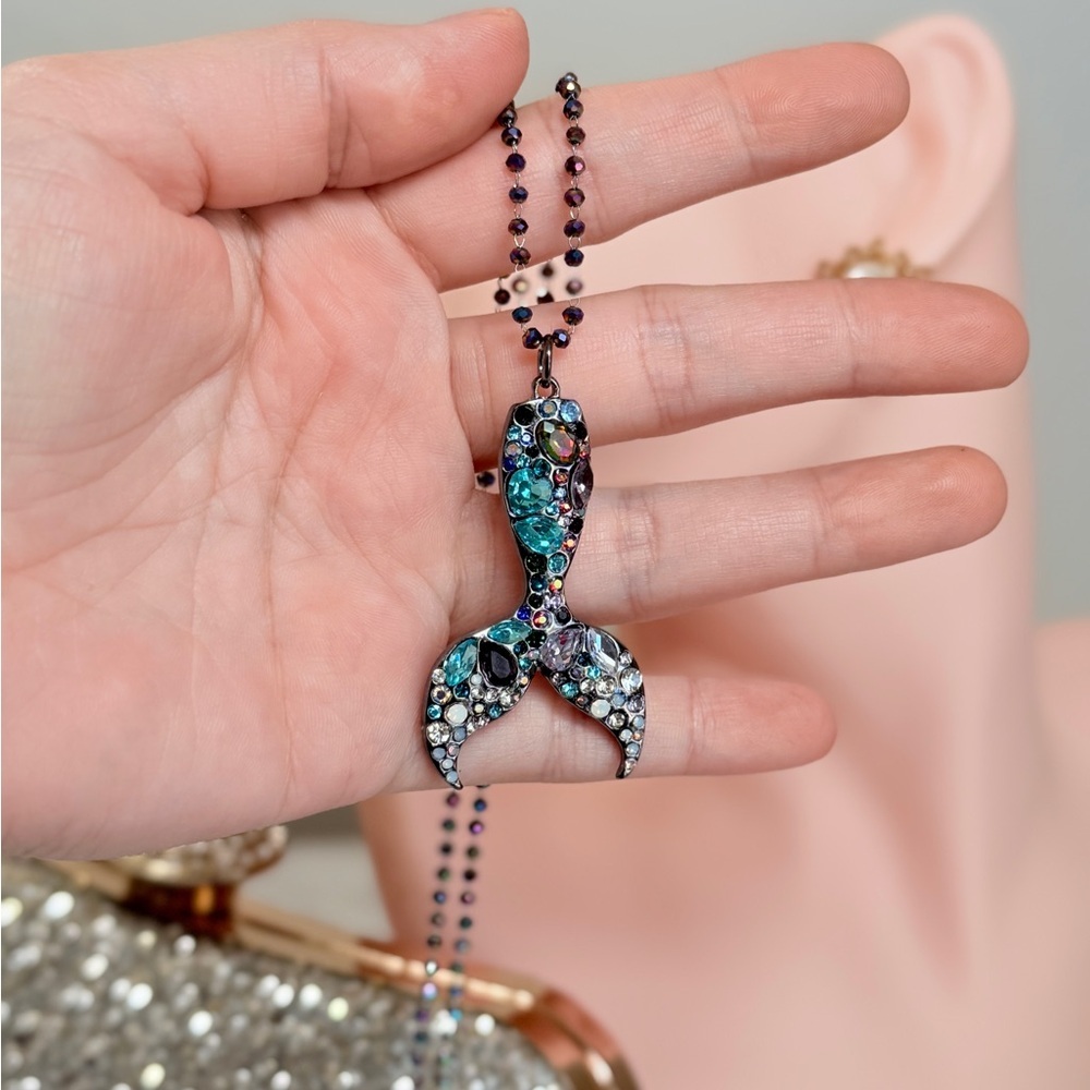 ⚜️ Elegant Mermaid Tail Pendant Necklace - Picture 3 of 7